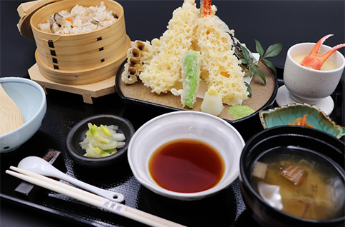 海老天ぷら盛り合せとわっぱ飯御膳