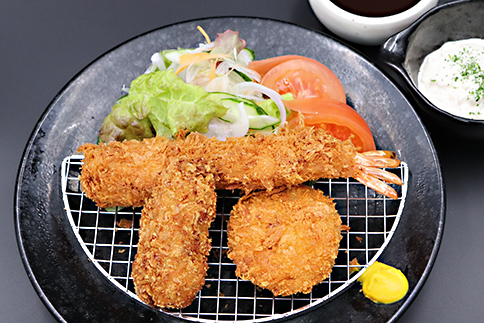 ミックスフライ定食