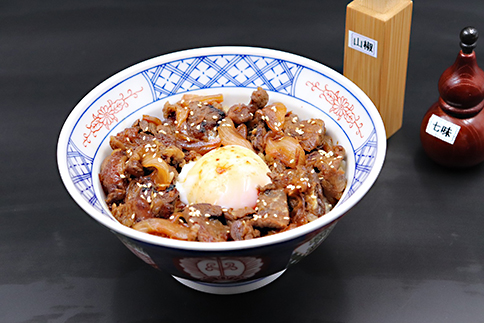 煮込み甘辛牛すじ丼